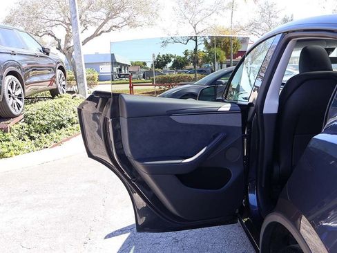 Used 2026 Tesla Model Y Long Range image 27