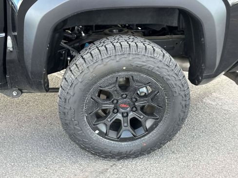 Used 2026 Toyota Tacoma TRD Off-Road AWD/4WD image 7