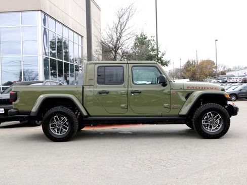 New 2026 Jeep Gladiator Mojave image 4