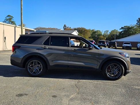 New 2026 Ford Explorer ST-Line w/ ST-Line Street Pack image 15