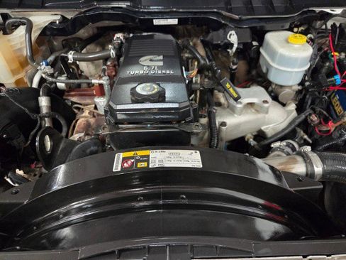 Used 2013 RAM 3500 Tradesman w/ Chrome Appearance Group image 90