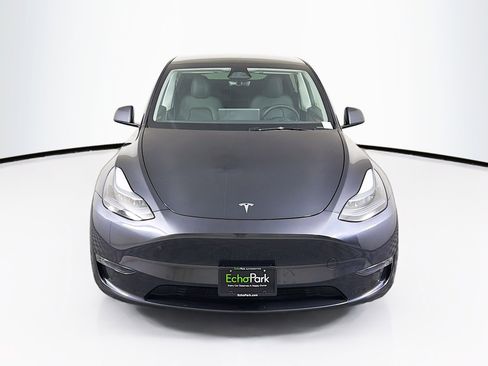Used 2024 Tesla Model Y Long Range AWD/4WD image 2