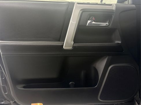 Used 2016 Toyota 4Runner SR5 Premium image 26