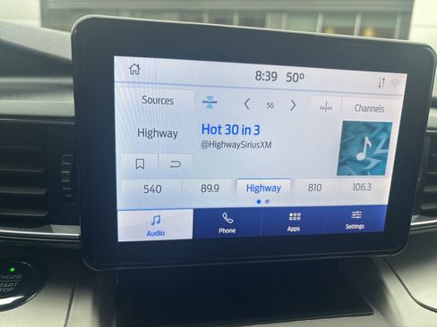 Used 2021 Ford Explorer XLT w/ Equipment Group 202A image 17