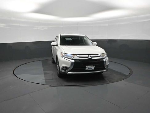 Used 2018 Mitsubishi Outlander SE AWD/4WD image 34