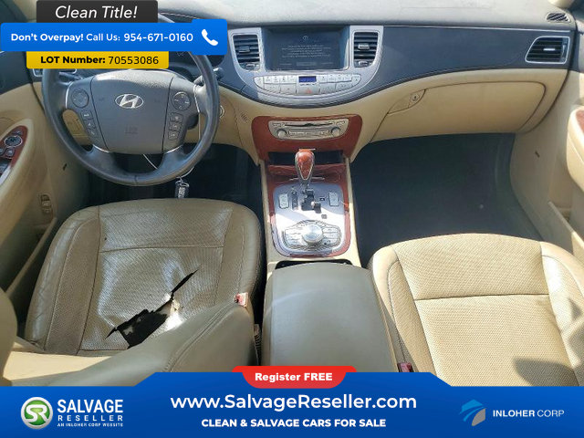 Used 2013 Hyundai Genesis 3.8 w/ Technology Pkg RWD image 11