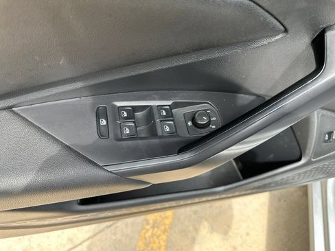 Used 2019 Volkswagen Jetta SE FWD image 10
