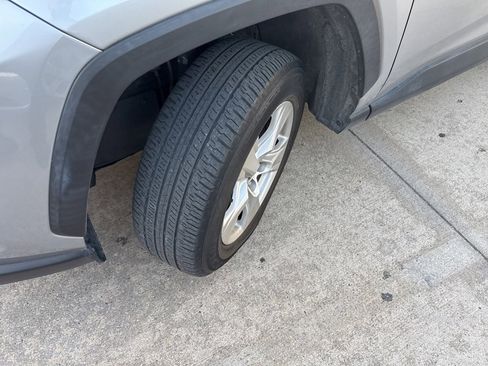 Used 2021 Toyota RAV4 XLE image 9