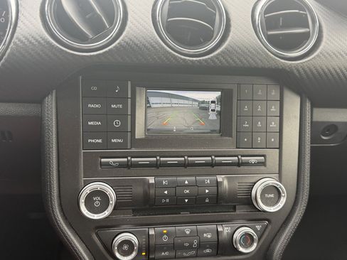 Used 2017 Ford Mustang Coupe RWD image 12