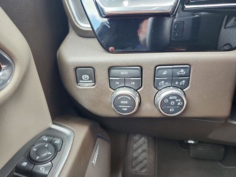 Used 2024 GMC Sierra 1500 SLT w/ SLT Premium Package AWD/4WD image 25