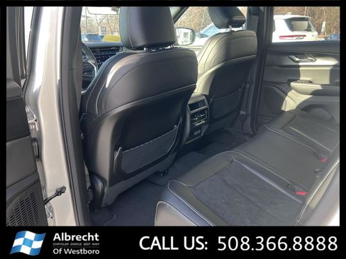 New 2025 Jeep Grand Cherokee Altitude AWD/4WD image 11