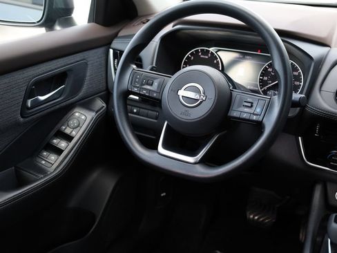 Used 2022 Nissan Rogue SV AWD/4WD image 23
