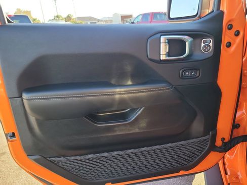 Used 2025 Jeep Wrangler Unlimited Rubicon 392 image 14