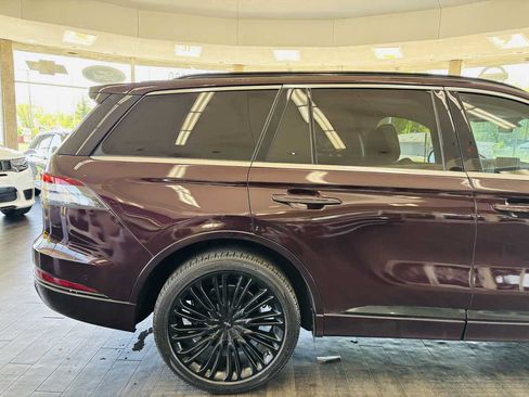 Used 2023 Lincoln Aviator Black Label w/ Dynamic Handling Package AWD/4WD image 5