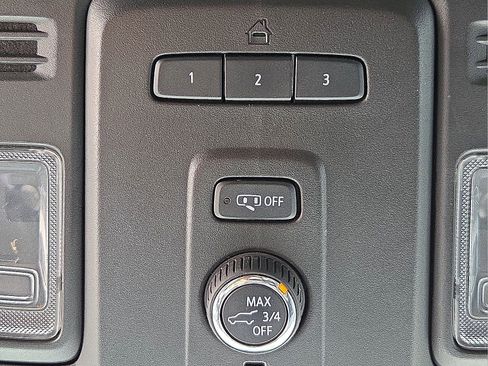 Used 2021 Chevrolet Suburban RST AWD/4WD image 22