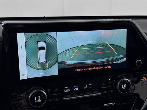 New 2026 Toyota Highlander Platinum AWD/4WD image 13