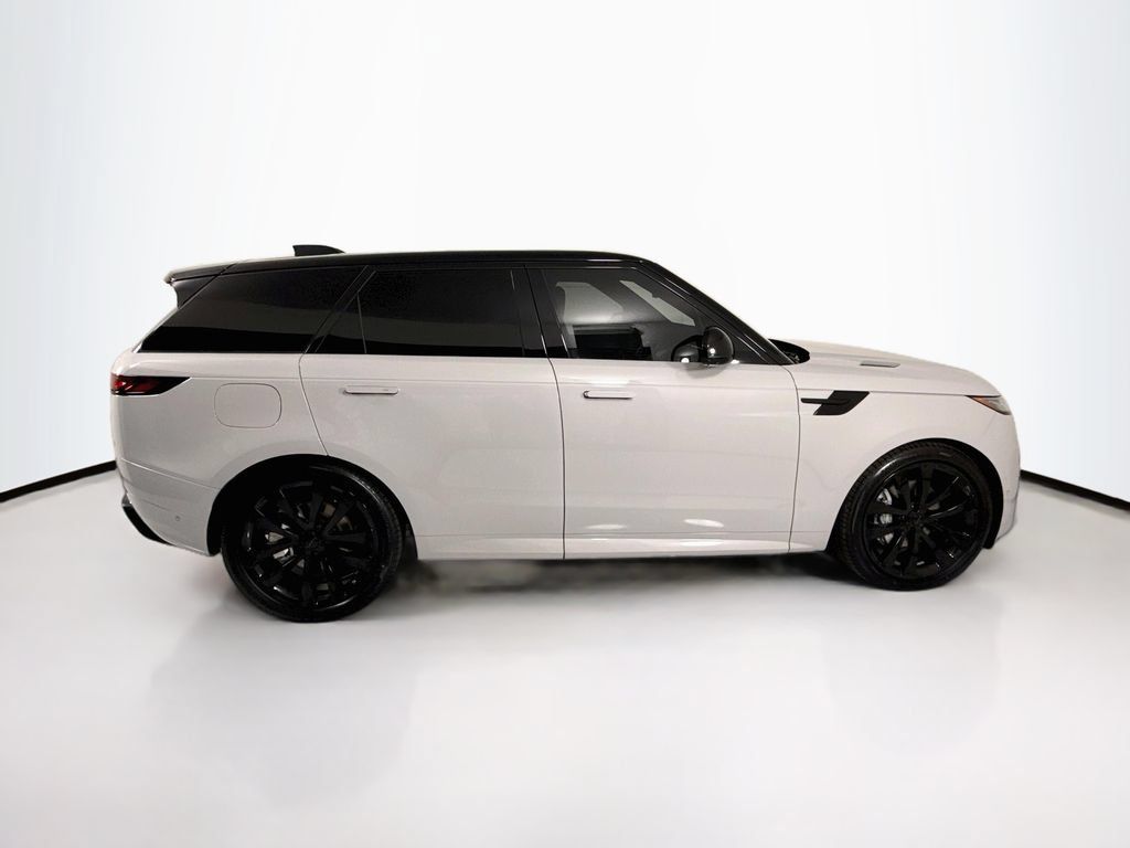 New 2026 Land Rover Range Rover Sport Dynamic SE AWD/4WD image 4