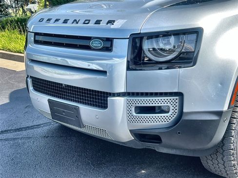 Used 2020 Land Rover Defender 110 First Edition image 9