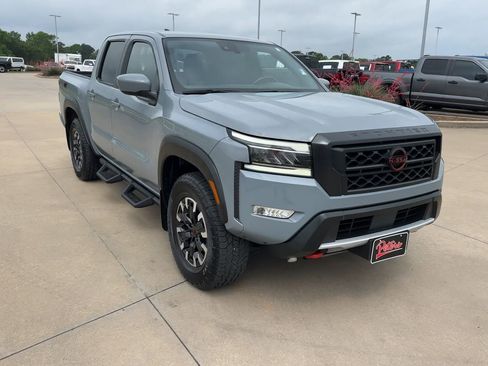Used 2023 Nissan Frontier PRO-4X w/ Tow Package AWD/4WD image 3