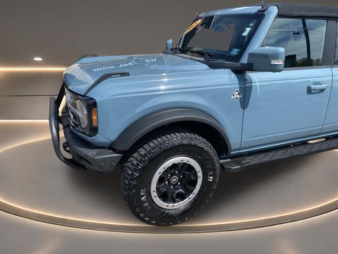 Used 2021 Ford Bronco Outer Banks w/ Sasquatch Package AWD/4WD image 2
