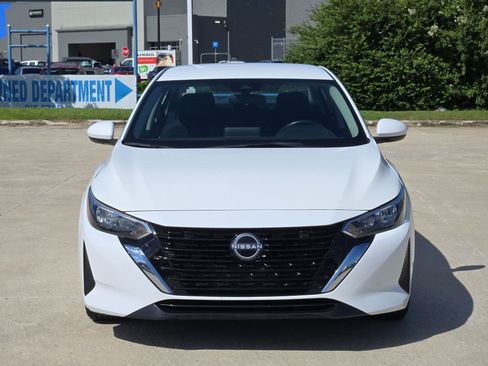 Used 2024 Nissan Sentra SV w/ All-Weather Package FWD image 9