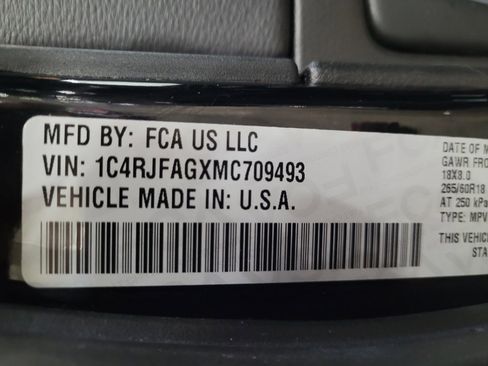 Used 2021 Jeep Grand Cherokee Laredo AWD/4WD image 33