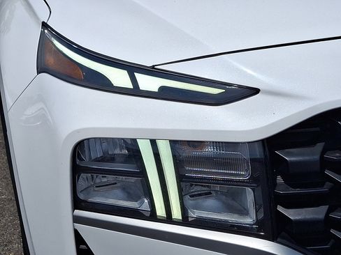 Used 2023 Hyundai Santa Fe SEL image 10