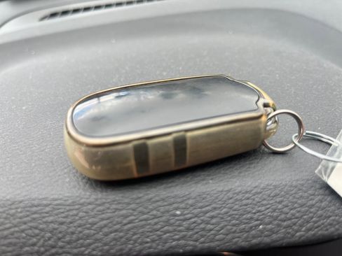 Used 2022 Jeep Grand Cherokee Laredo E image 32