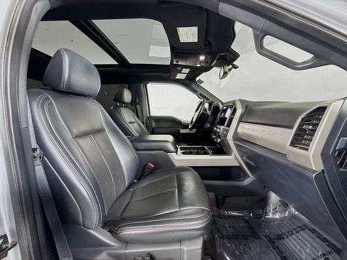 Certified 2022 Ford F250 Lariat w/ Chrome Package image 28