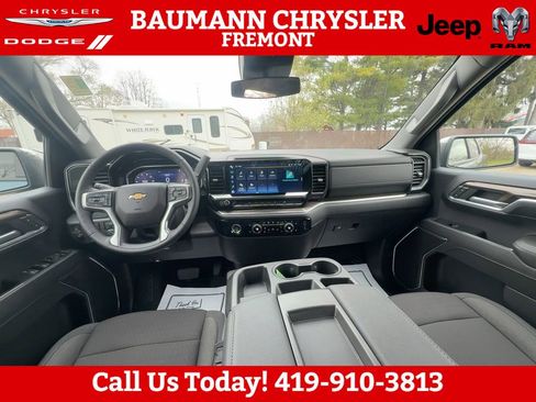 Used 2024 Chevrolet Silverado 1500 LT image 17