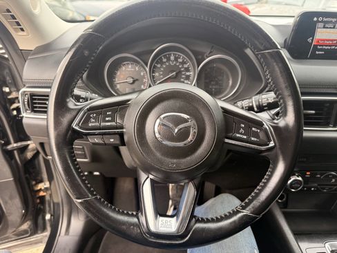 Used 2017 MAZDA CX-5 Touring image 18