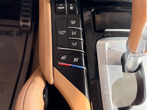 Used 2015 Porsche Cayenne S image 26