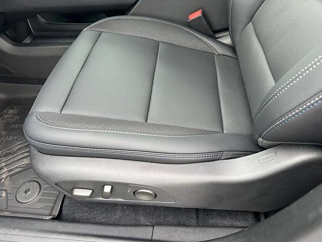 New 2025 Chevrolet Equinox EV LT w/ Convenience Package II AWD/4WD image 12