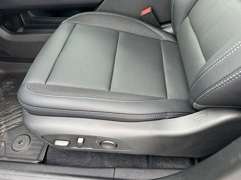 New 2025 Chevrolet Equinox EV LT image 12