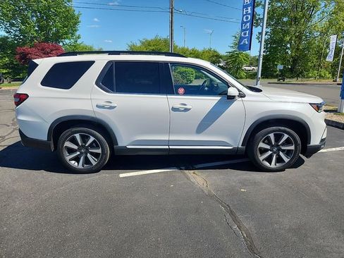 Used 2024 Honda Pilot Elite image 7
