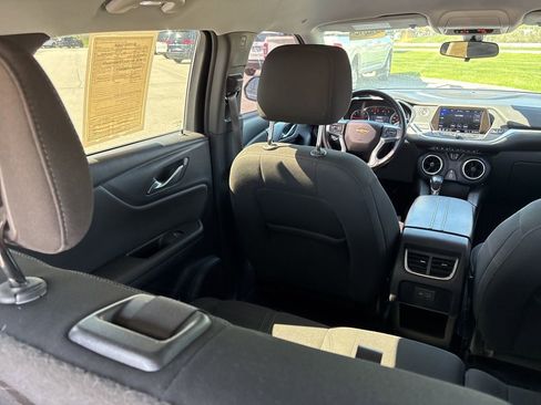 Used 2020 Chevrolet Blazer LT FWD image 12