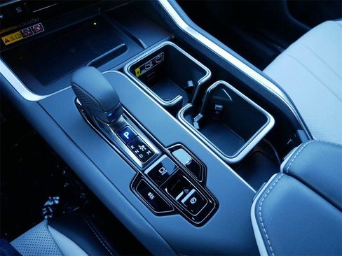 New 2026 Lexus TX 500h AWD image 10