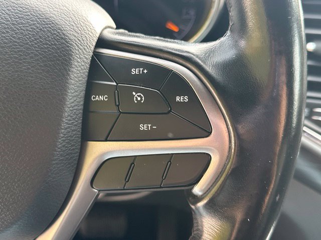 Used 2021 Jeep Grand Cherokee Laredo AWD/4WD image 29