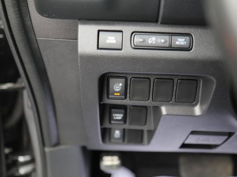 Used 2024 Nissan Frontier Pro-X w/ Technology Package image 6