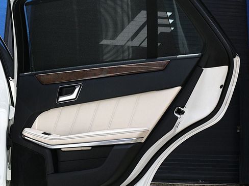 Used 2014 Mercedes-Benz E 350 4MATIC Wagon image 22