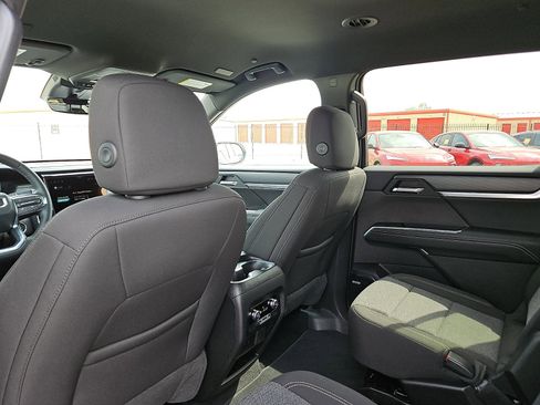 New 2026 GMC Acadia Elevation image 9