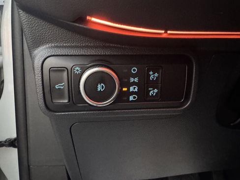 Used 2025 Ford Explorer Platinum image 17