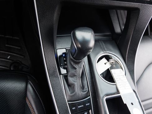 Used 2022 Toyota Avalon XSE image 26