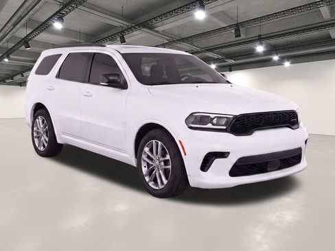 Used 2024 Dodge Durango GT RWD image 2