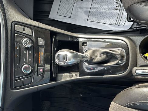 Used 2020 Buick Encore Preferred w/ Safety Package image 32