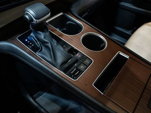 Used 2024 Toyota Sienna XLE image 29