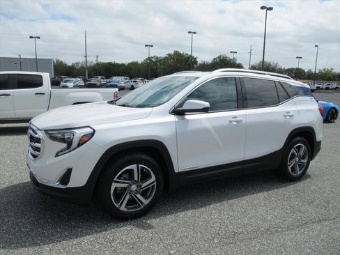 Used 2021 GMC Terrain SLT w/ Infotainment Package II image 4
