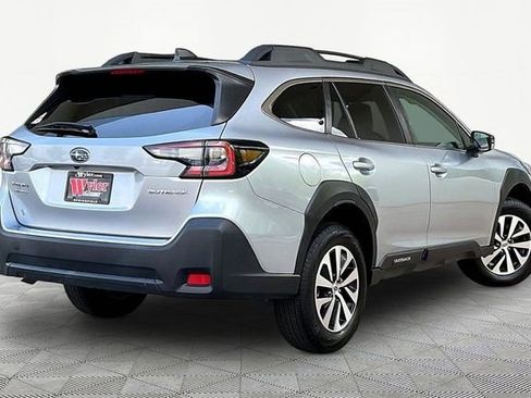 Used 2024 Subaru Outback Premium AWD/4WD image 13