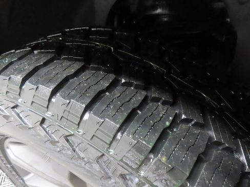 Used 2023 Ford F150 Lariat w/ Equipment Group 502A High image 7