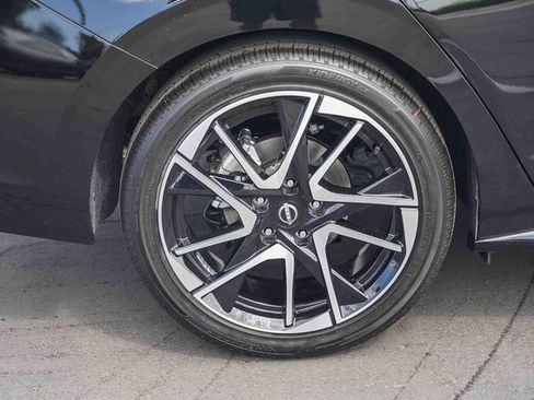 New 2025 Nissan Sentra SR image 9